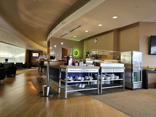 The Club SEA - Concourse A by null