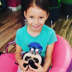 Sharkey's Cuts for Kids - Happiest Birthday to Mia M.! Have lots of fun being 6!

Haircut, feathers, and braid by Ms. Ortencia

6/2019