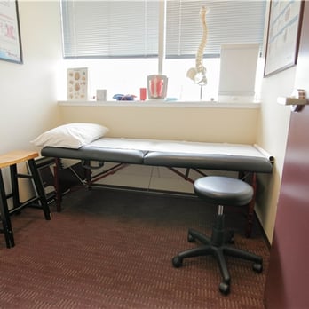 Edward Barton, MD - Examination Room - Neurologist Near Me - Pasadena, California