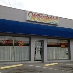 Woody's
