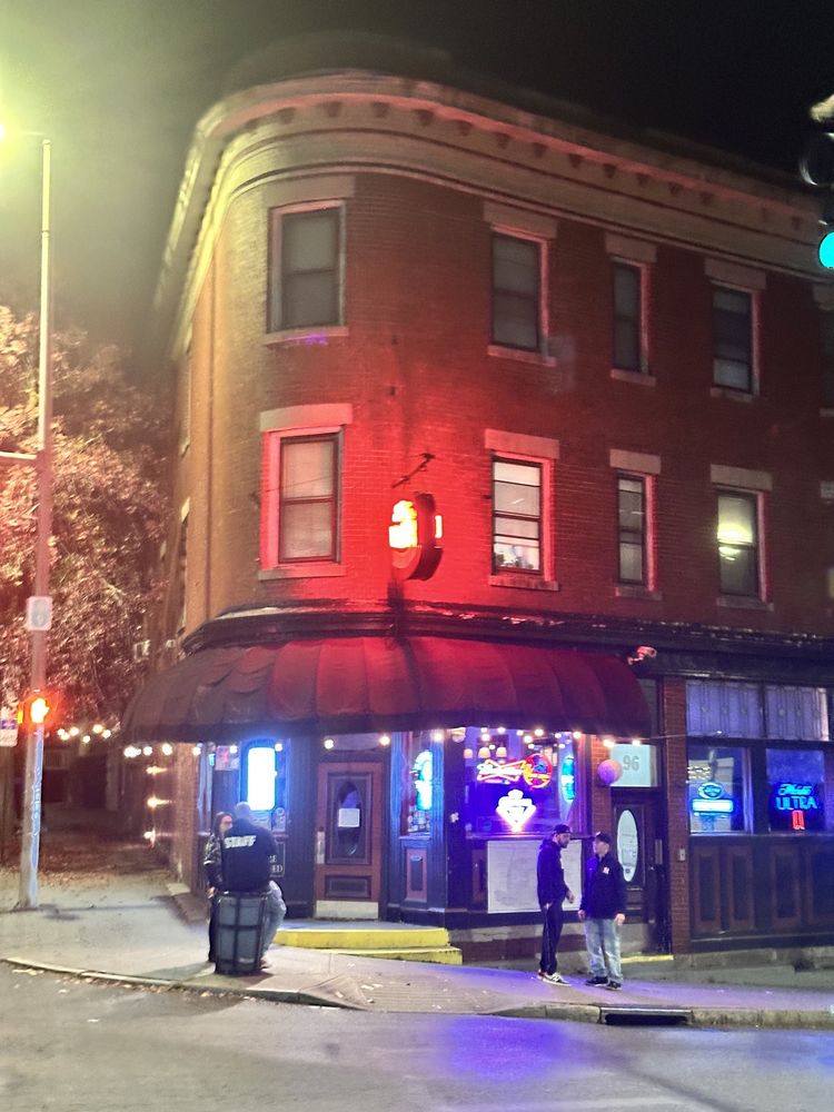 THE DERBY BAR AND RESTAURANT Updated July 2024 96 Main St