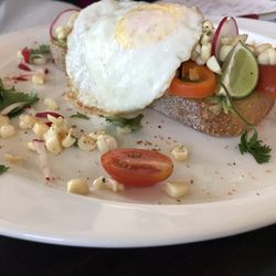 Cafe Le Reve - Avocado tartine