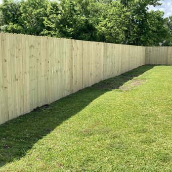 Advantage Fences - Wood Picket Fence - Fences & Gates Near Me Advantage Fences - Wood Picket Fence - Fences & Gates Near Me