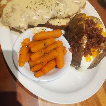 Cheddar's Scratch Kitchen - Country fried stake, loaded potato, and sweet carrots. - Comfort Food Near Me - Kissimmee, Florida Cheddar's Scratch Kitchen - Country fried stake, loaded potato, and sweet carrots. - Comfort Food Near Me - Kissimmee, Florida
