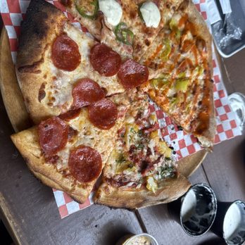 Vido’s Pizza - Poppers Pizza, Pastor Pizza, pepperoni pizza , and buffalo pizza - Pizza Near Me - Conroe, Texas