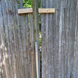 Please tell me what the purpose of those little pieces of wood is? How ugly is this!