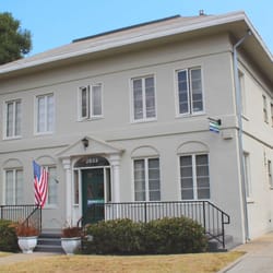 AdvanceHealth Chiropractic & Rehabilitation - Easy to find and we have parking in the back!