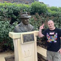 Wallace Wade Statue