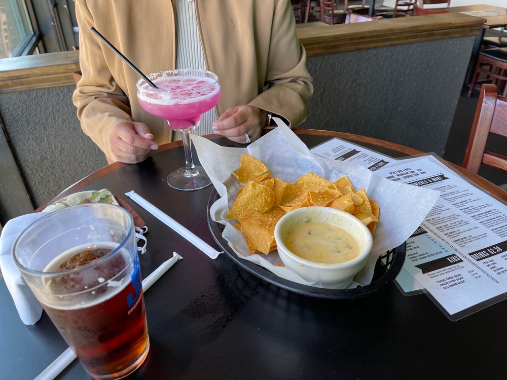 THE BUNKER BAR AND GRILLE 29 Photos American (Traditional) 4616