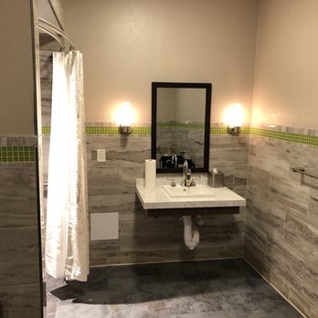 Minute Suites - Shower/restroom - Hotels Near Me - Charlotte, North Carolina Minute Suites - Shower/restroom - Hotels Near Me - Charlotte, North Carolina
