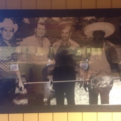 Even gunboat Ronnie seem to like dickeys barbecue