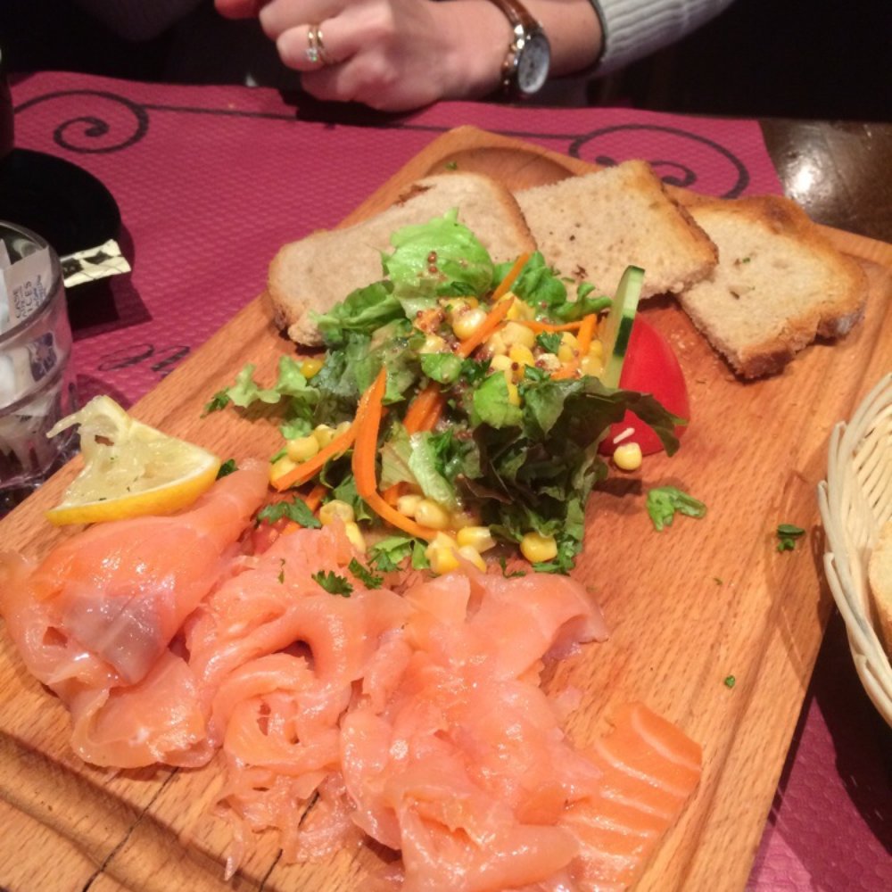 Smoked salmon on toast Smoked salmon on toast