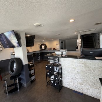 Kwik Kar Oil Change & Auto Care - Oil Change Stations Near Me - Euless, Texas Kwik Kar Oil Change & Auto Care - Oil Change Stations Near Me - Euless, Texas