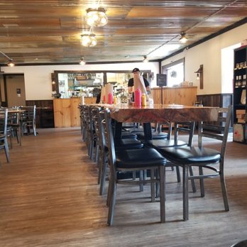 Apple Valley BBQ - Came late in day, after lunch, before dinner. Had place to myself! - Barbeque Near Me - Mount Hood Parkdale, Oregon
