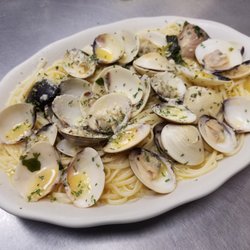 Alfredo's Pizza & Restaurant - Entrée - Linguini White Clam Sauce