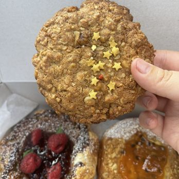 Michi Michi - Oatmeal cookie - Bakeries Near Me - San Diego, California