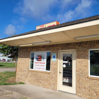 Donut Palace - Donut Palace - A little hard to find, but worth it! - Donuts Near Me - Greenville, Texas Donut Palace - Donut Palace - A little hard to find, but worth it! - Donuts Near Me - Greenville, Texas
