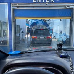 Hurricane car wash - How do you can see one person to clean one side of the car and they keep charging full price