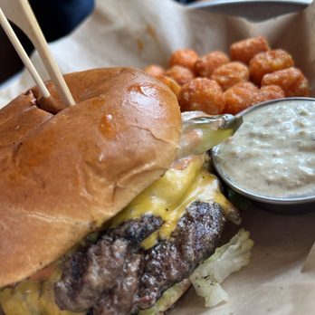 Lazy Dog Restaurant & Bar - Cheeseburger - New American Near Me - Euless, Texas Lazy Dog Restaurant & Bar - Cheeseburger - New American Near Me - Euless, Texas