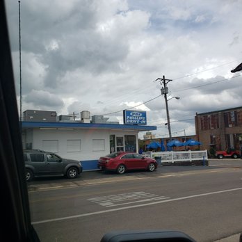 Phillips Drive-In - Outside restaurant - Burgers Near Me - Laurel, Mississippi