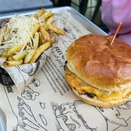 Garlic Parmesan Fries & Cheeseburger Garlic Parmesan Fries & Cheeseburger