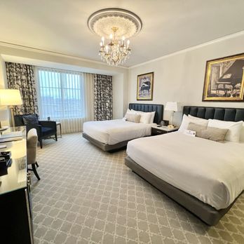 Hotel Carmichael - Double queen room - Hotels Near Me - Carmel, Indiana