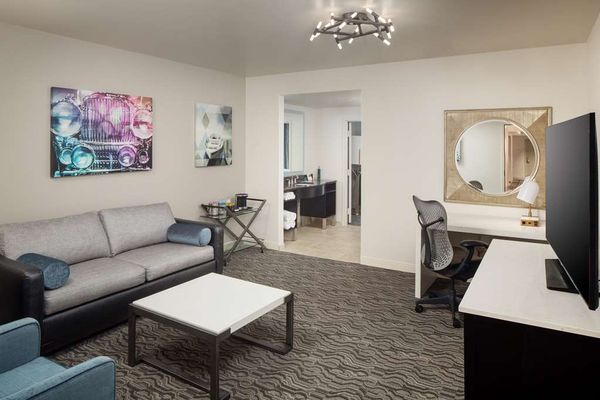 DoubleTree Suites by Hilton Hotel Detroit Downtown - Fort Shelby by null