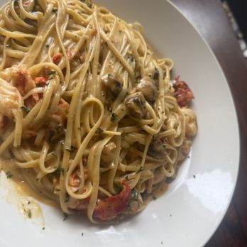 Bahama Breeze - Lobster and shrimp pasta - Latin American Near Me - Orlando, Florida Bahama Breeze - Lobster and shrimp pasta - Latin American Near Me - Orlando, Florida
