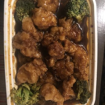 Red Door Chinese Eatery - General tsos chicken - Chinese Near Me - St Louis, Missouri