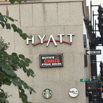 Ruth's Chris Steak House - Steakhouses Near Me - St. Louis, Missouri