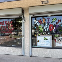 Unique Stylez Thrift Store - Store front window