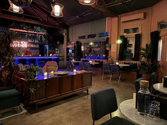 Decibel Sound & Drink by null