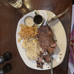 The Keg Steakhouse + Bar - Prime rib - medium well