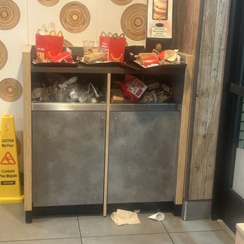 McDonald's - Trash cans - Fast Food Near Me - Belmont, North Carolina McDonald's - Trash cans - Fast Food Near Me - Belmont, North Carolina