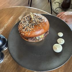 Kai Whakapai - Cheeseburger