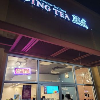 Ding Tea - View from parking lot - Bubble Tea Near Me - San Diego, California Ding Tea - View from parking lot - Bubble Tea Near Me - San Diego, California
