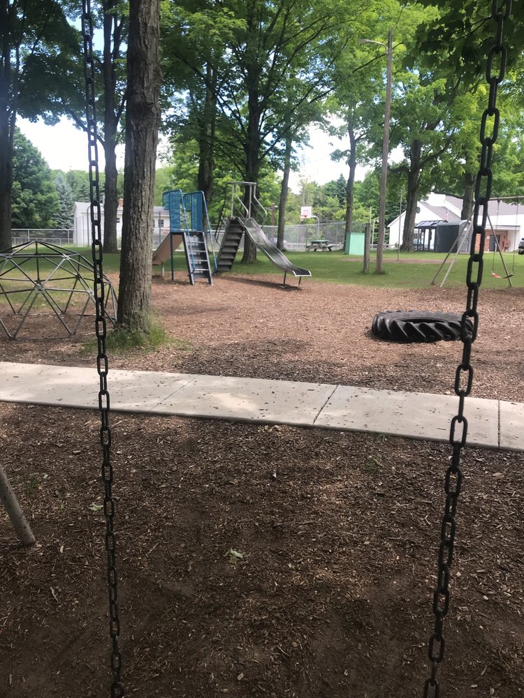 Lake Ann Park Logo