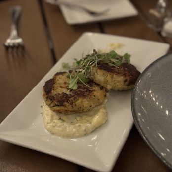 Trillium Cafe & Inn - Dungeness Crab Cakes - New American Near Me - Mendocino, California Trillium Cafe & Inn - Dungeness Crab Cakes - New American Near Me - Mendocino, California