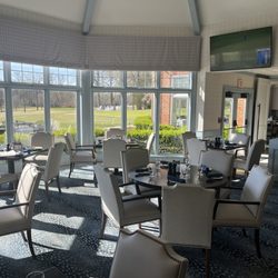 Mount Vernon Country Club - Grill dining area