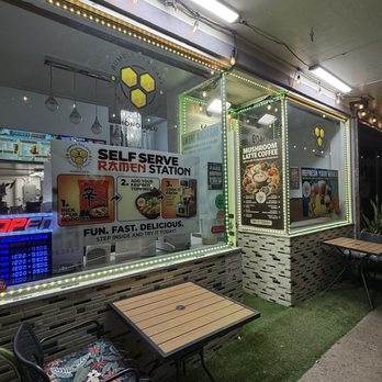Bumble Tea Cafe And Ramen - Outside - Bubble Tea Near Me - Honolulu, Hawaii Bumble Tea Cafe And Ramen - Outside - Bubble Tea Near Me - Honolulu, Hawaii