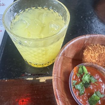 Donna’s - Bars Near Me - Seattle, Washington