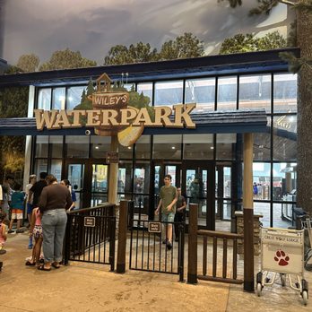 Great Wolf Lodge - Manteca - Waterpark entrance - Resorts Near Me - Manteca, California Great Wolf Lodge - Manteca - Waterpark entrance - Resorts Near Me - Manteca, California