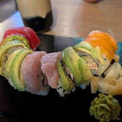 Yama Sushi - Rainbow roll