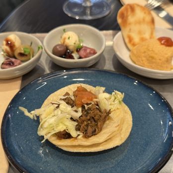 Capital One Lounge - Lunch - Airport Lounges Near Me - Dulles, Virginia