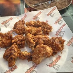 Hooters - Buffalo Hot Honey Boneless Wings - 10