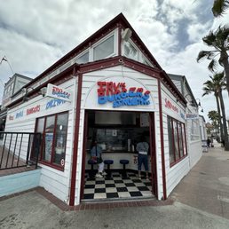 Best spot by the beach and Balboa Fun Zone! Best spot by the beach and Balboa Fun Zone!