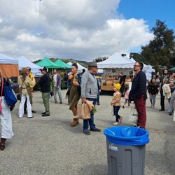 Topanga Farmers Market - The market