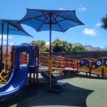 Littlejohn Park - Steep slide - Parks Near Me - Alameda, California