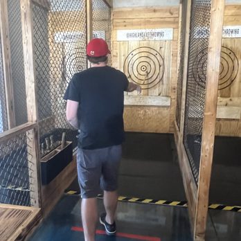 Highland Axe Throwing - Throwing near the league - Axe Throwing Near Me - Wesley Chapel, Florida