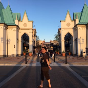 McArthurGlen Designer Outlet - Outlet Stores Near Me - Richmond, British Columbia